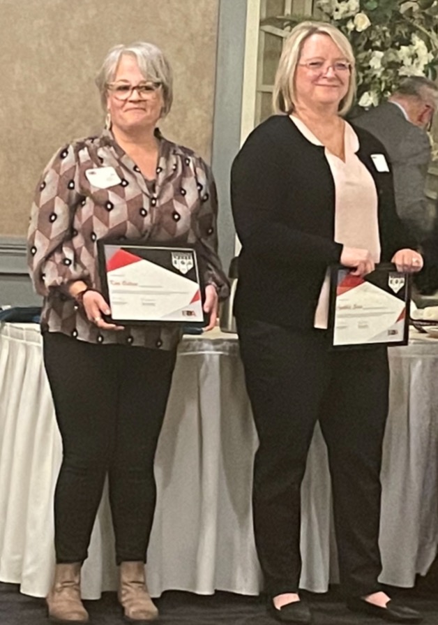 LCSC Board President Cindy Sues (right) was given the Exemplary Board Member Award by the ISBA on April 20,2022. Mrs. Sues was among 4 District 1 recipients and 25 statewide recipients.