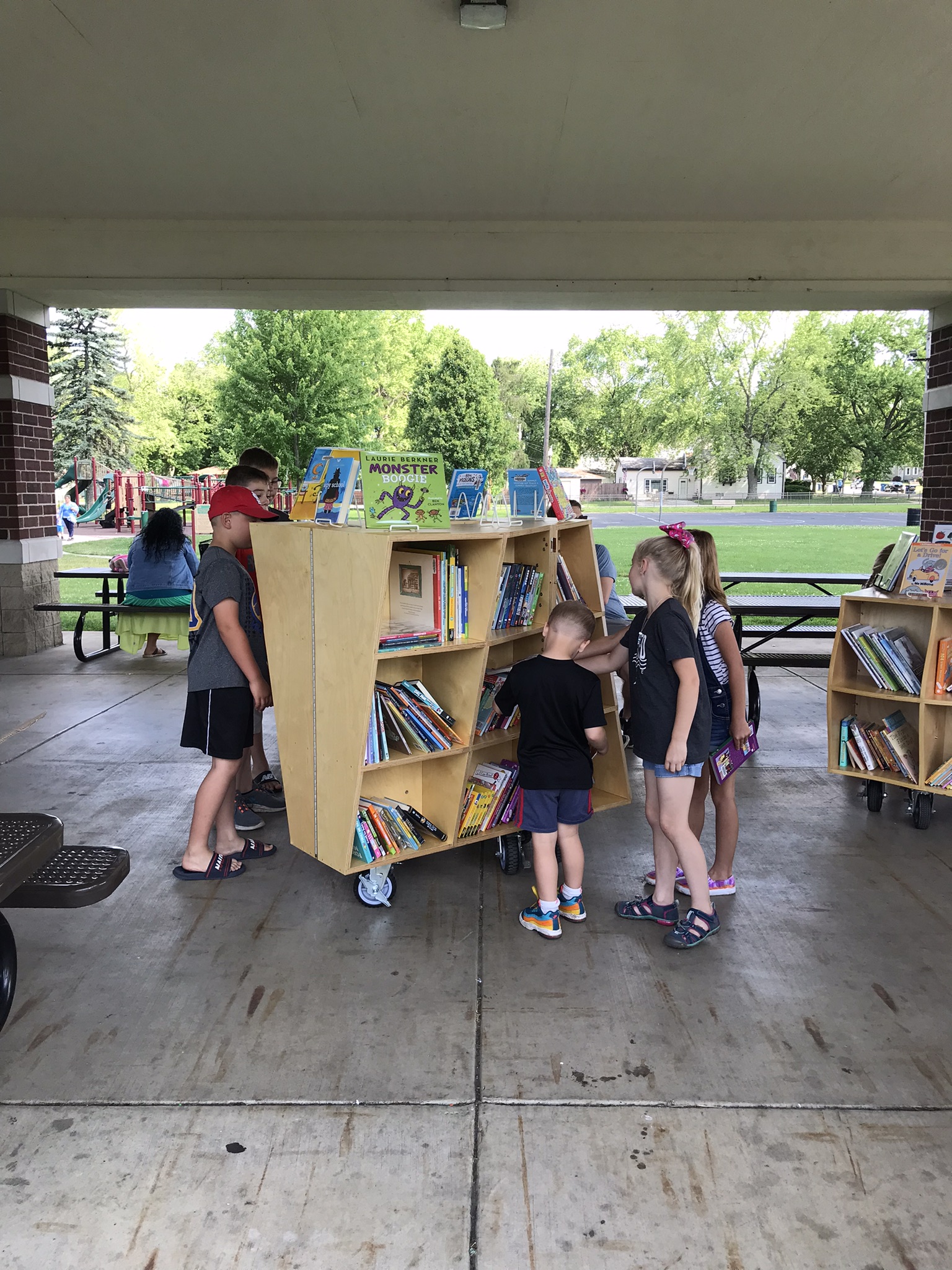 The first traveling UNI mobile library was a hit at Redar Park on Thursday, June 2, 2022! Check the schedule on our website for future stops this summer.